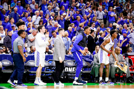 Team. Rob Harris. Zan Payne. Brad Calipari. PJ Washington. Ashton Hagans. Kenny Payne.

Kentucky beat Wofford 62-56.


Photo by Chet White | UK Athletics