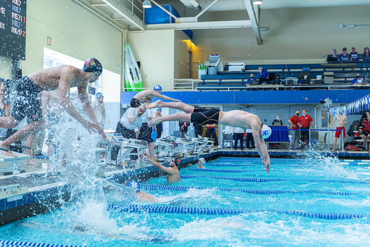 Kentucky Women's team beats Louisville 200.5-99.5
Kentucky Men's team falls to Louisville 111-188.

Photo by Grant Lee | UK Athletics