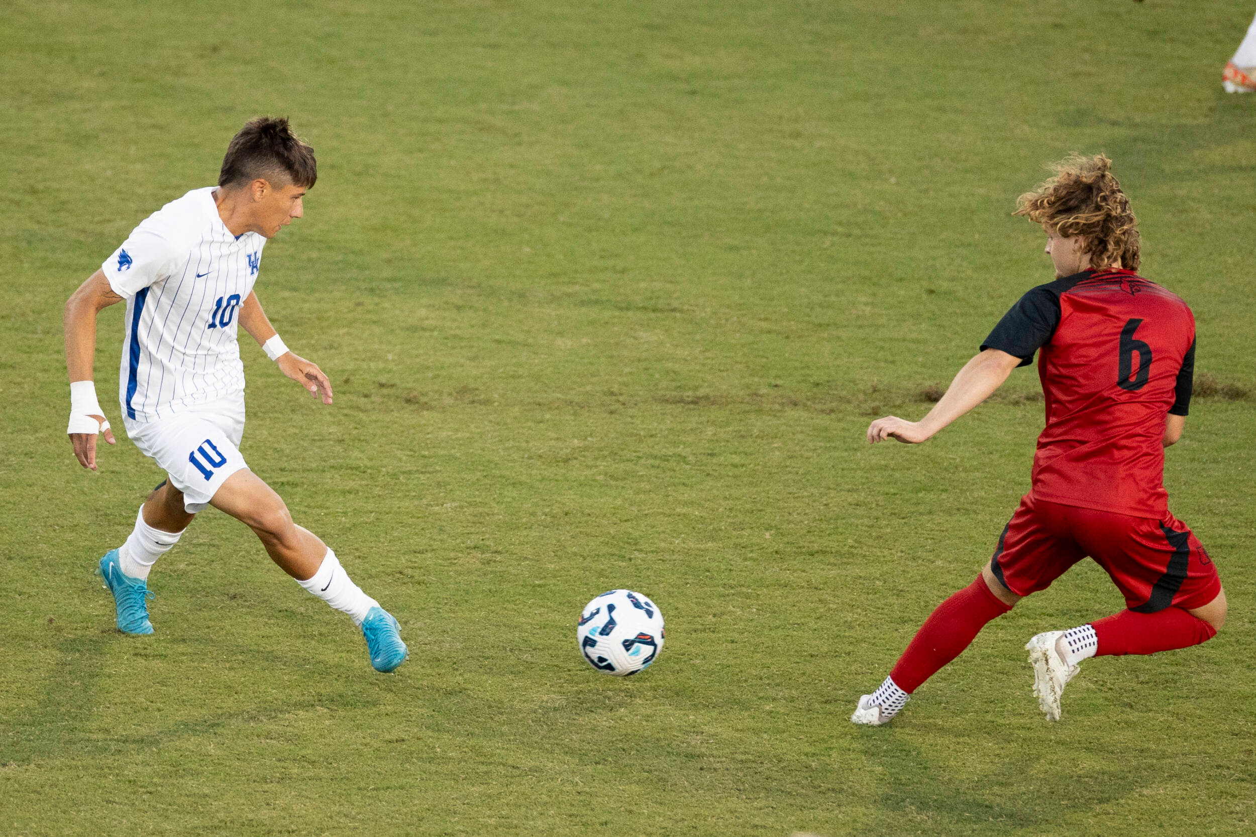 Kentucky Falls to Late Louisville Goal in 89th Minute