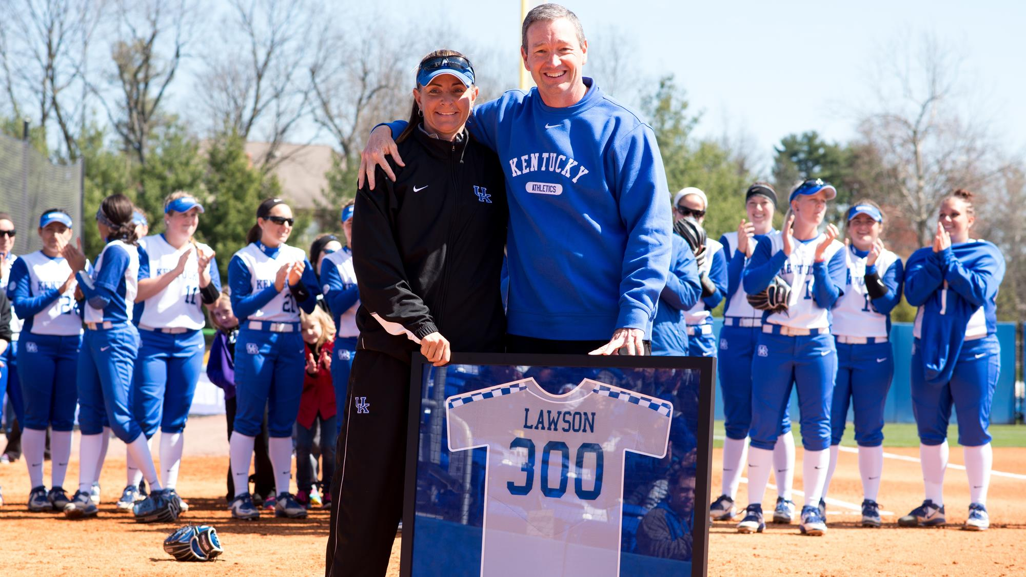 Kentucky Softball Signs Top-10 Class in November NLI Window