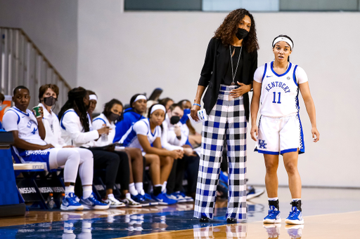 Kyra Elzy. Jada Walker. Kentucky beats La Salle 74-52.Photo by Eddie Justice| UK Athletics