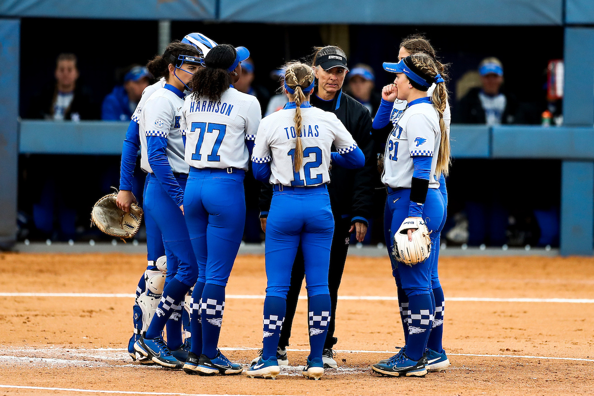 Rachel Lawson. Team.

Kentucky loses to Ohio State 3-0.

Photos by Chet White | UK Athletics