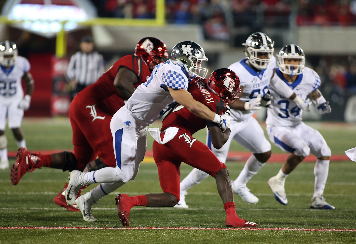Kash Daniel

Kentucky Football beats Louisville at Cardinal Stadium 56-10.


Photo By Barry Westerman | UK Athletics