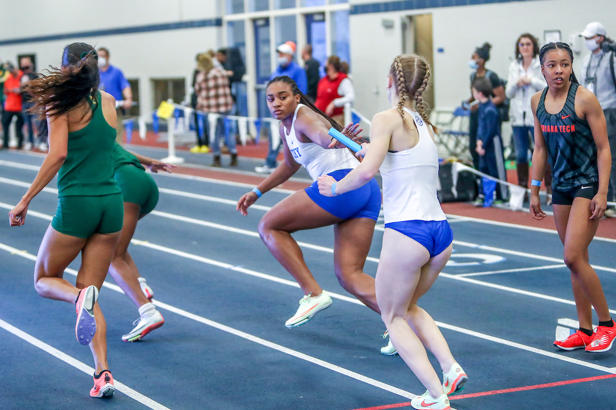 Dynasty McClennon and Jenna Schwinghamer.

Kentucky Rod McCravy Track & Field Invitational.

Photo by Sarah Caputi | UK Athletics