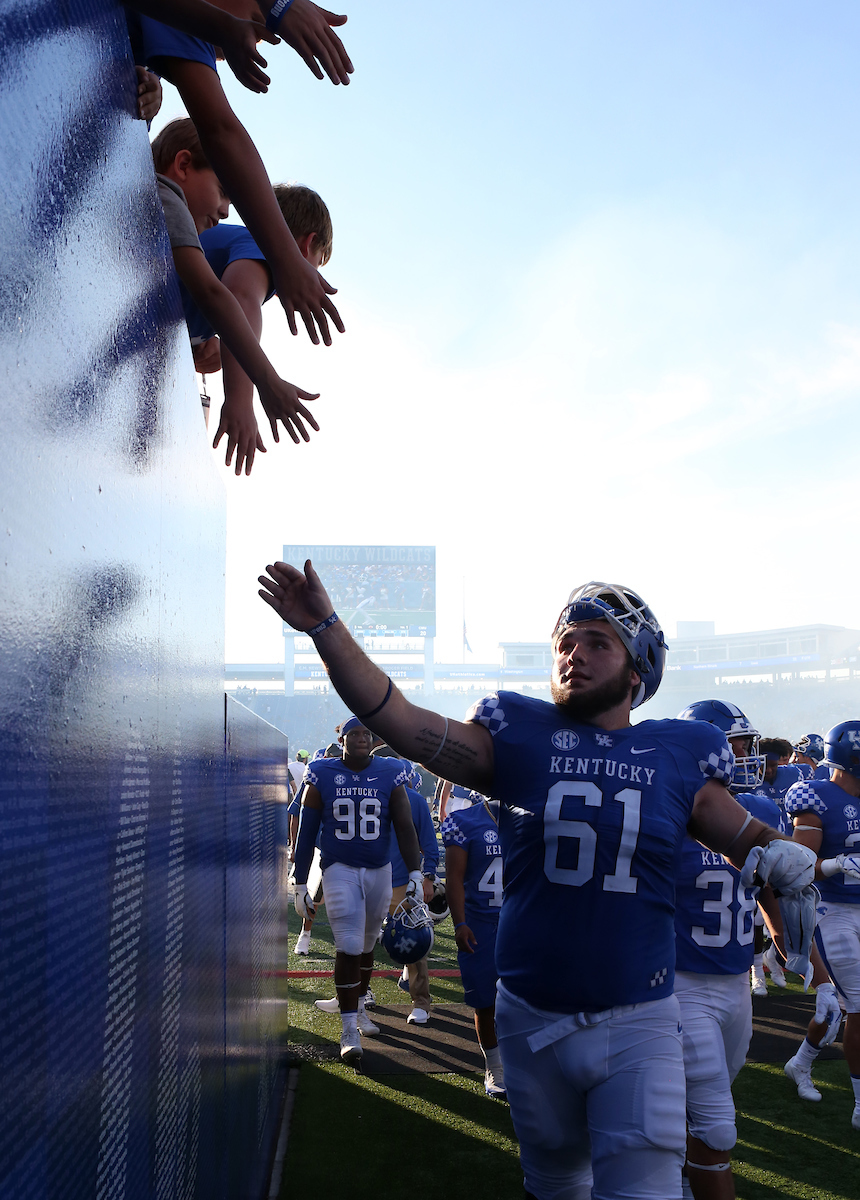 Austin Dotson

Kentucky beats Central Michigan 35-20.


Photo By Barry Westerman | UK Athletics