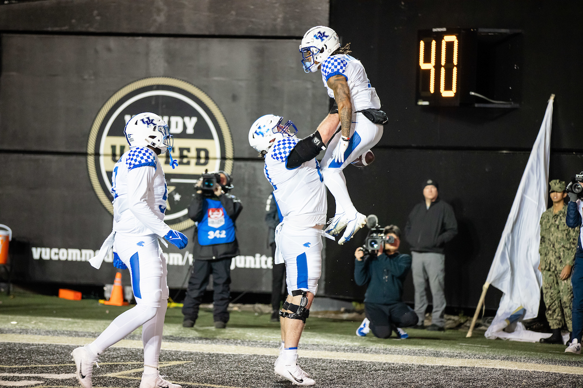 Wan'Dale Robinson

Kentucky beats Vandy, 34-17.

Photo by Jacob Noger | UK Athletics