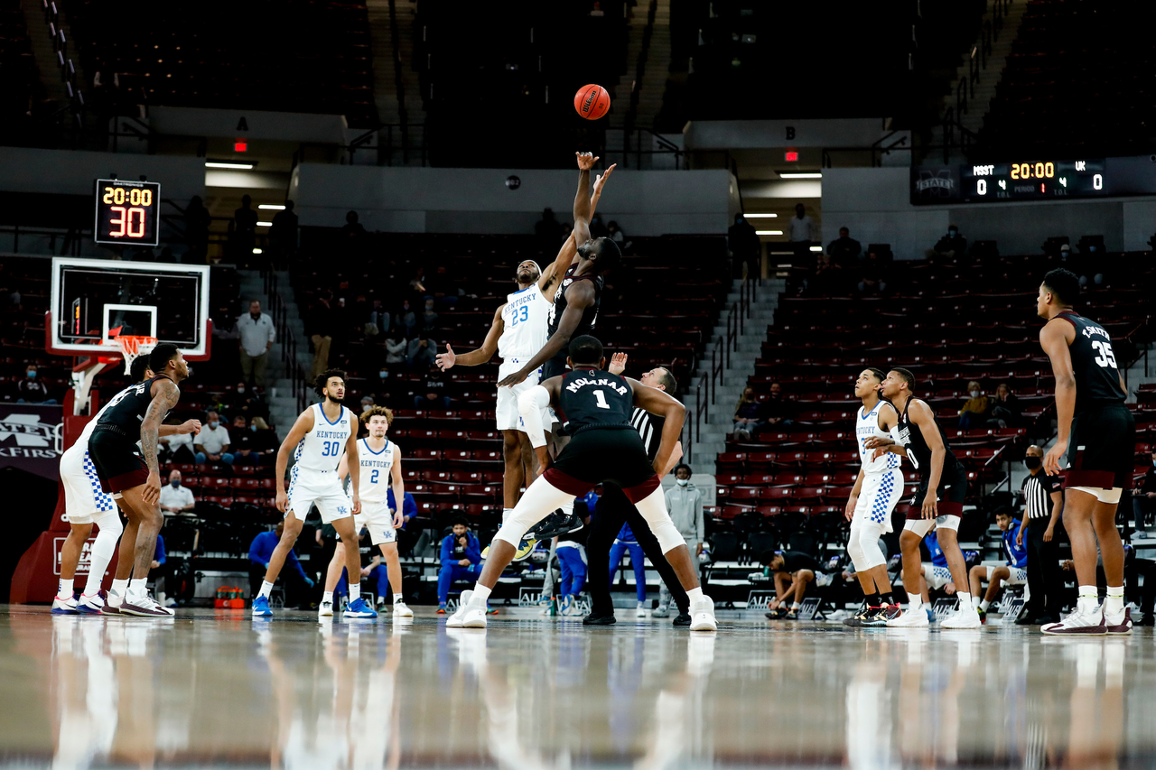 Tipoff. Isaiah Jackson. Olivier Sarr. Devin Askew. Brandon Boston Jr.

Kentucky beat Mississippi State 78-73 in Starkville.

Photo by Chet White | UK Athletics