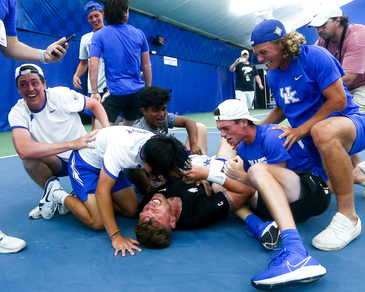 Team.

Kentucky defeats Wake Forest 4-2 in NCAA Tournament Sweet Sixteen.

Photo by Grace Bradley | UK Athletics