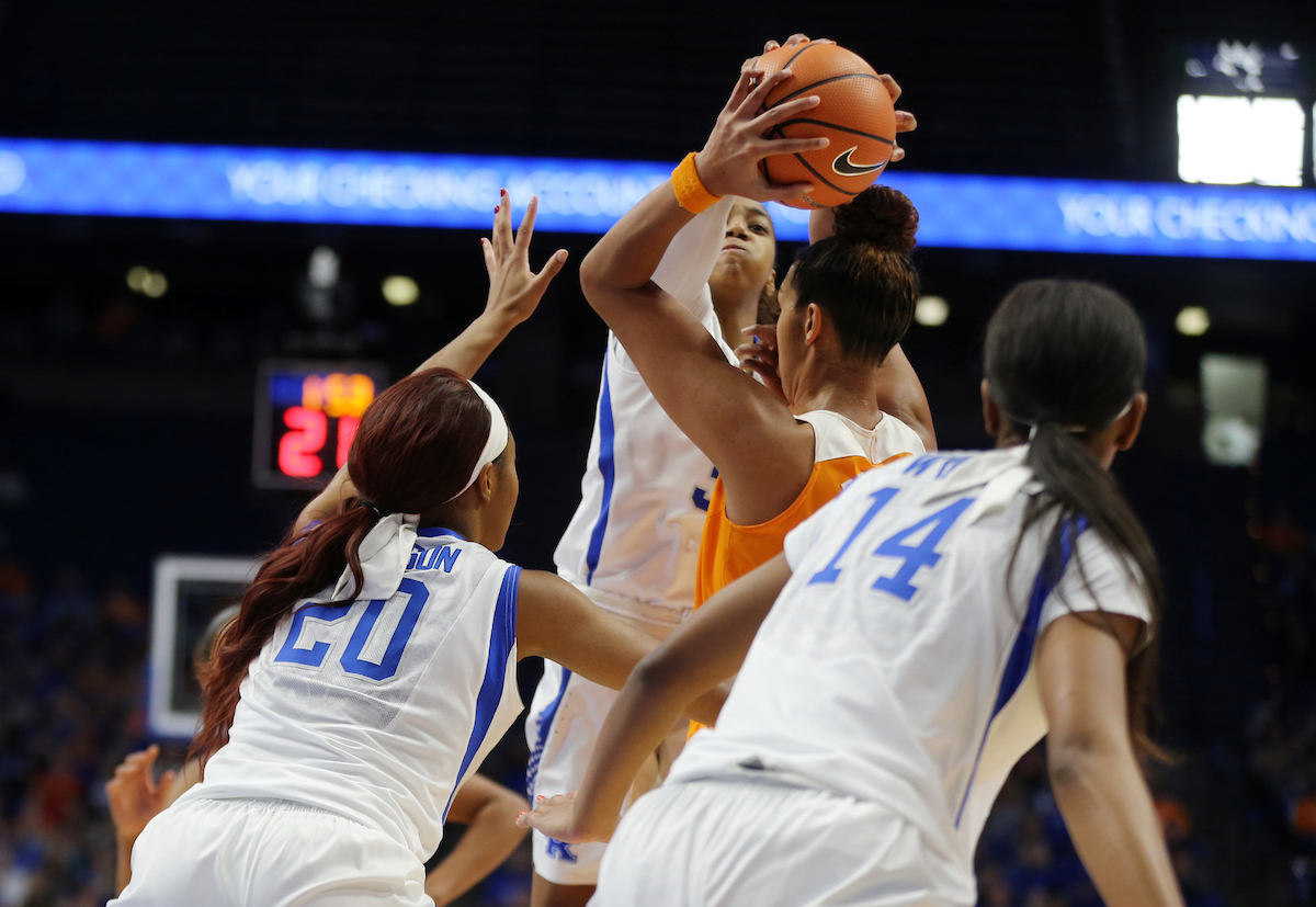 Jaida Roper

The University of Kentucky women's basketball team falls to Tennessee on Sunday, December 31, 2017 at Rupp Arena. 

Photo by Britney Howard | UK Athletics