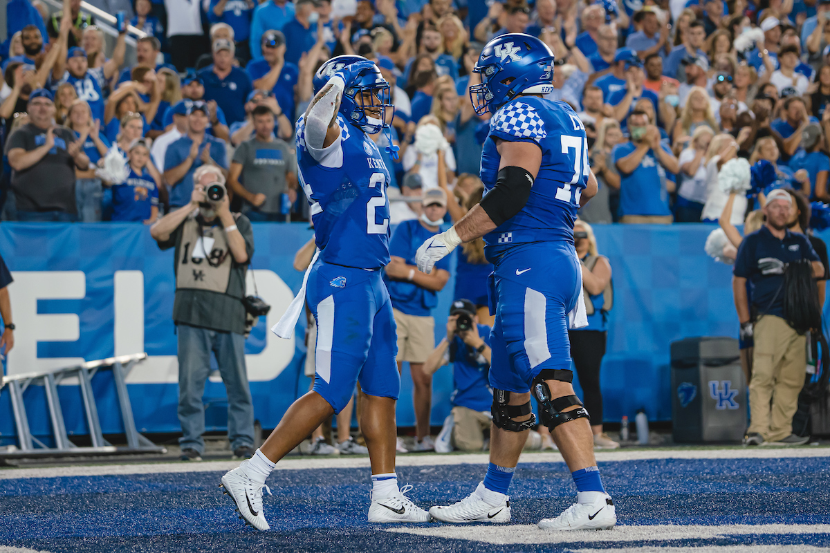 Chris Rodriguez Jr. & Eli CoxUK defeats Mizzou 35-28Photo By Brian Moriarty | UK Football