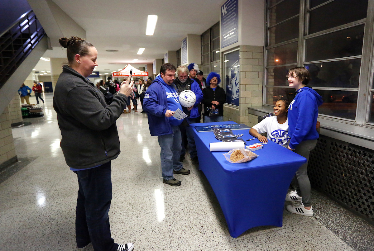 Jaida Roper

The UK Women's Basketball team beats Mizzou. 

Photo by Britney Howard  | UK Athletics