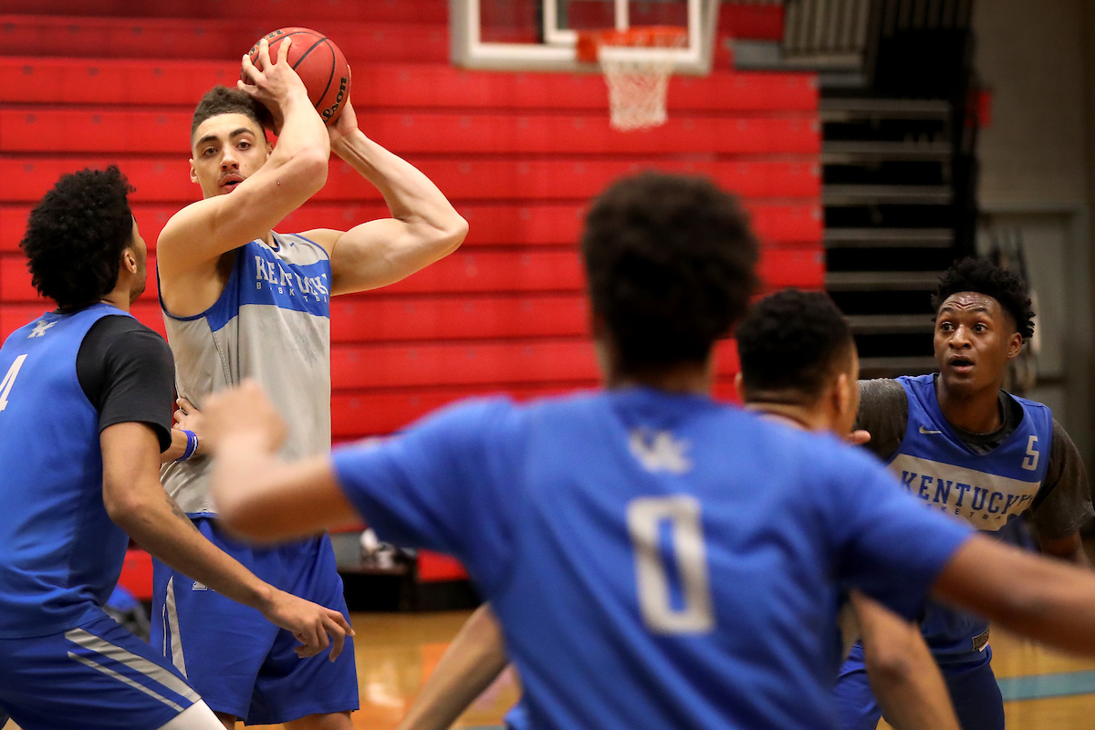 Practice.

Photo by Quinn Foster | UK Athletics