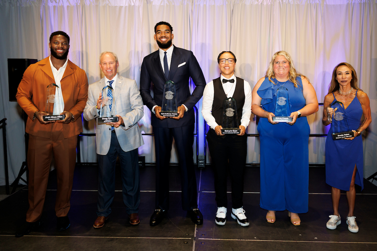A picture of the 2025 UK Athletics Hall of Fame class