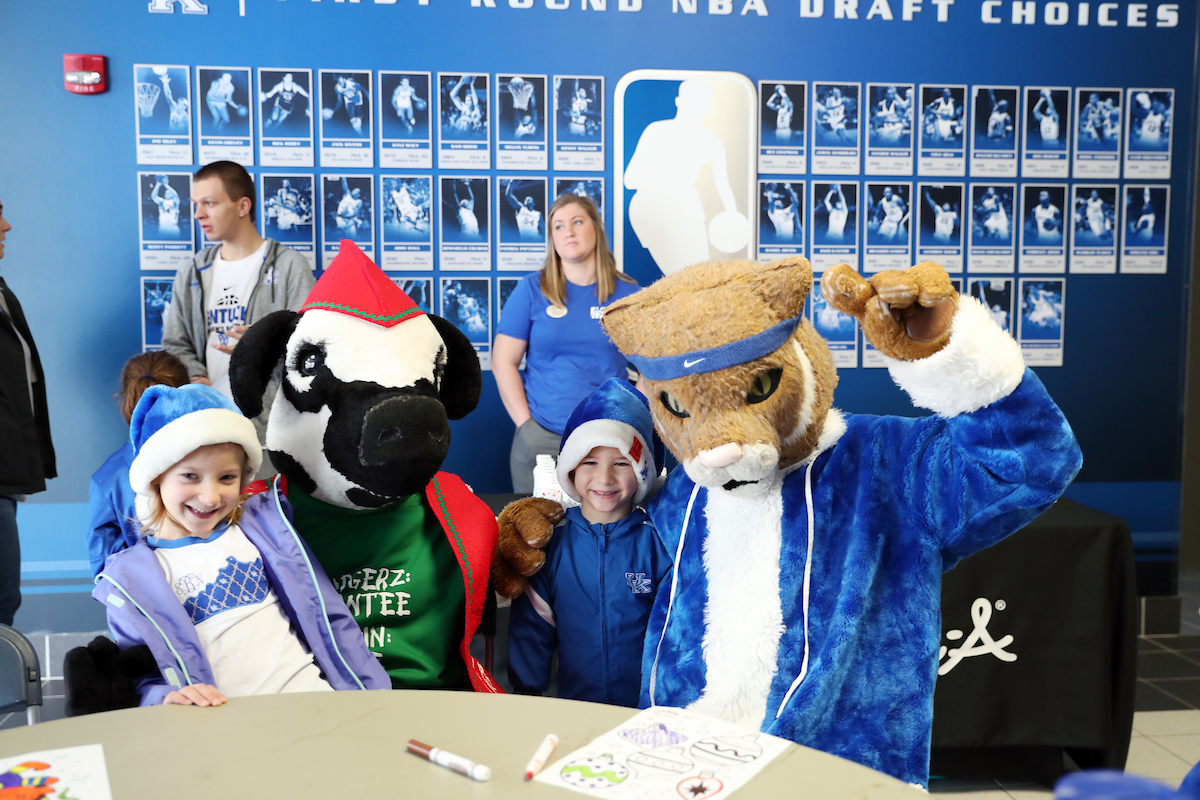 Wildcat, Cow, Fans

Women's Basketball beat MTSU on Saturday, December 15, 2018. 

Photo by Britney Howard  | UK Athletics