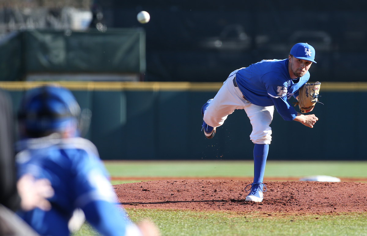 Daniel Harper

The University of Kentucky baseball team defeats Western Kentucky University 4-3 on Tuesday, February 27th, 2018 at Cliff Hagan Stadium in Lexington, Ky.


Photo By Barry Westerman | UK Athletics