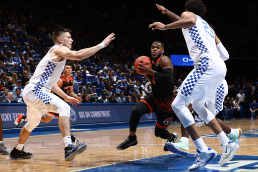 Nate Sestina. EJ Montgomery.


UK beat Georgetown 80-53.


Photo by Elliott Hess | UK Athletics