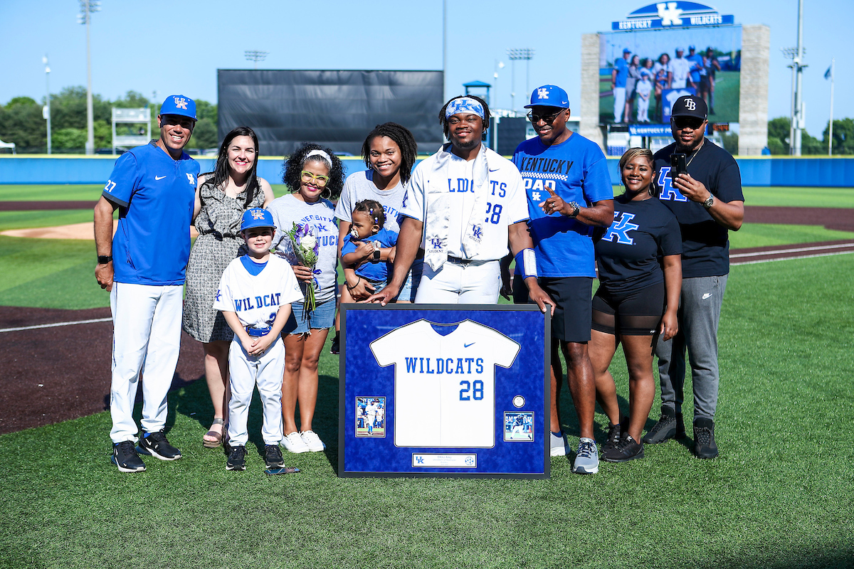 Coach Nick Mingione. Oraj Anu.

2022 Kentucky Baseball Senior Day.

Photo by Sarah Caputi | UK Athletics