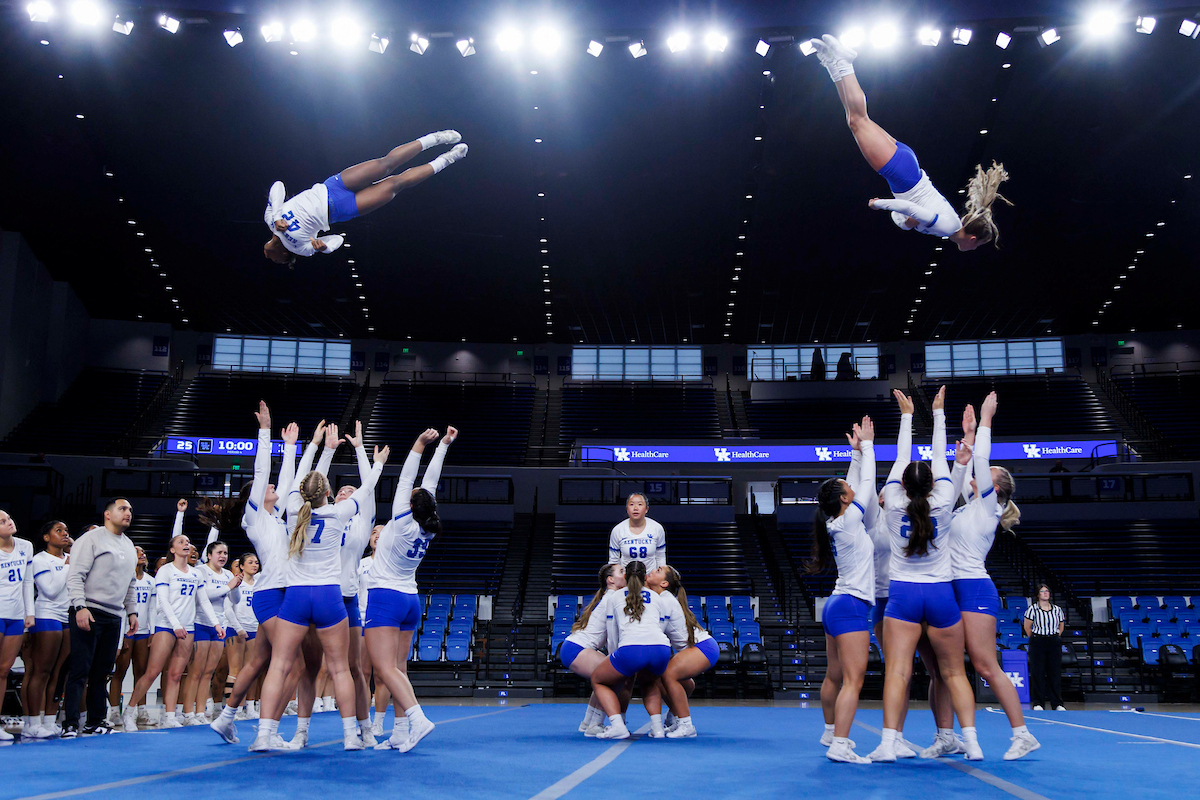 Kentucky STUNT Splits Two Games in Dallas on Saturday