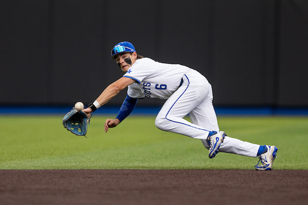 No. 2 Texas Hands Kentucky Series-Opening Defeat No. 2 Texas Hands Kentucky Series-Opening Defeat