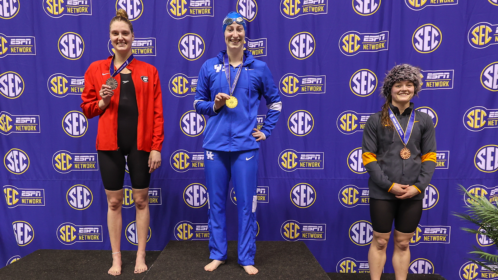 Davey Wins 200 Breast, Three Other Wildcats Medal on Final Night of SEC Championships