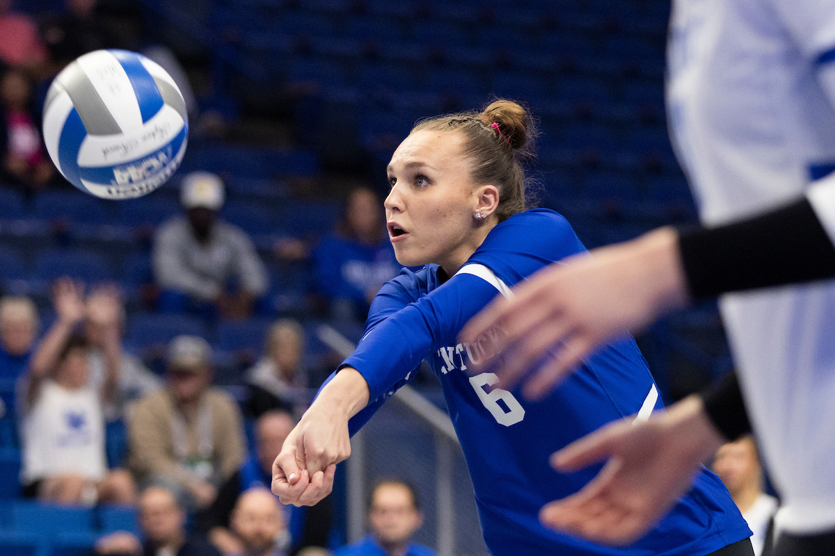 Balanced Offense Leads No. 15 Kentucky Past LSU in Sweep