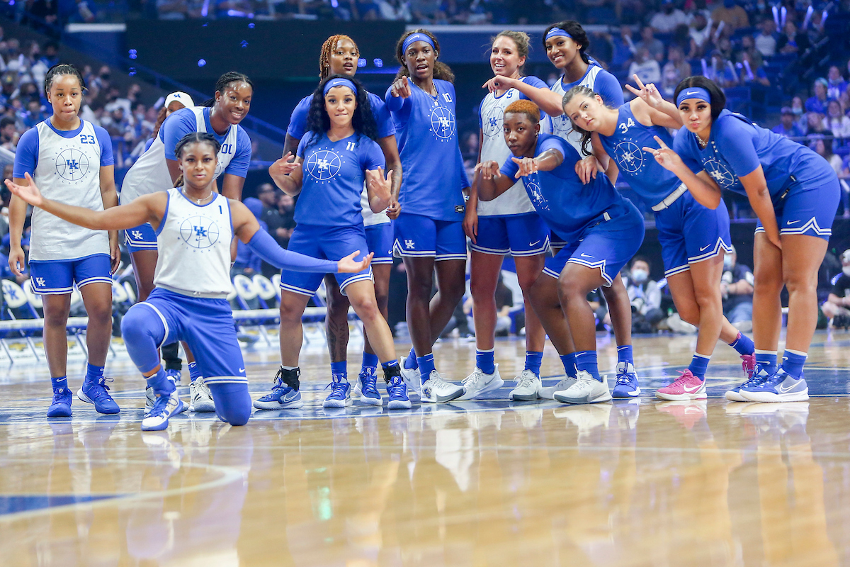 Kristen Crenshaw-Gill, Olivia Owens, Robyn Benton, Jada Walker, Jazmine Massengill, Rhyne Howard, Blair Green, Dre'Una Edwards, Nyah Leveretter, Emma King, and Treasure Hunt.

Big Blue Madness.

Photo by Sarah Caputi | UK Athletics