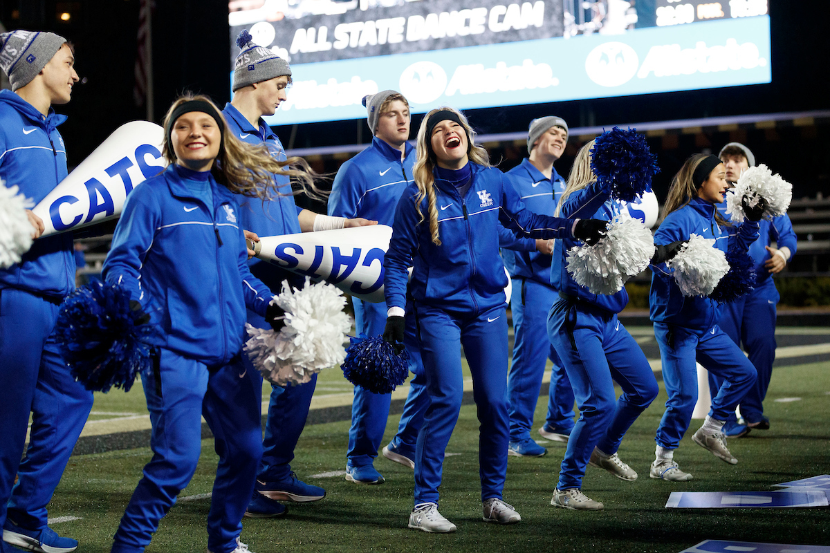 Cheerleaders.

Kentucky beats Vandy, 34-17.

Photo by Elliott Hess | UK Athletics
