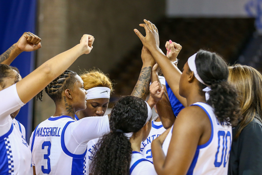 Team.

Kentucky beats Mississippi State 81-74.

Photo by Abbey Cutrer | UK Athletics