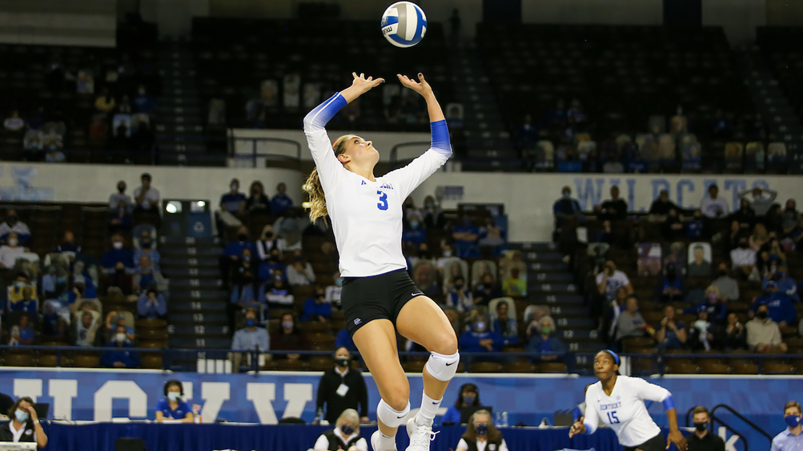 No. 3 Volleyball Cats Prepare for No. 7 Florida