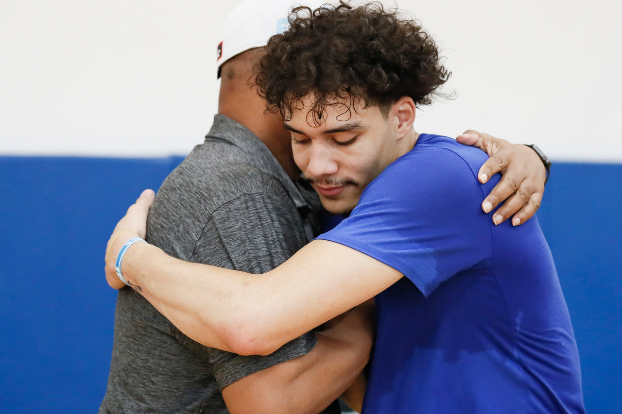 Kenny Payne. Lance Ware.

Summer practice.

Photo by Chet White | UK Athletics