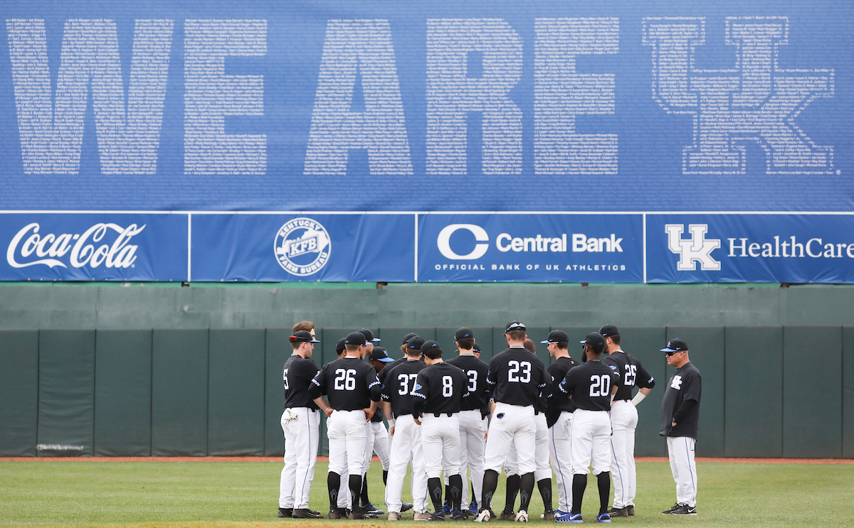 Team.

The University of Kentucky baseball team beats Oakland 15-6 on Sunday, February 25, 2018 at Cliff Hagen Stadium in Lexington, Ky.

Photo by Elliott Hess | UK Athletics