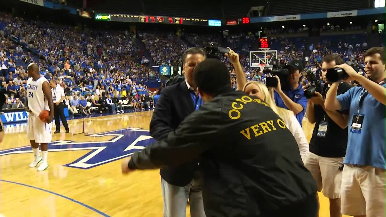 Drake Coaching the Kentucky Basketball Alumni Game