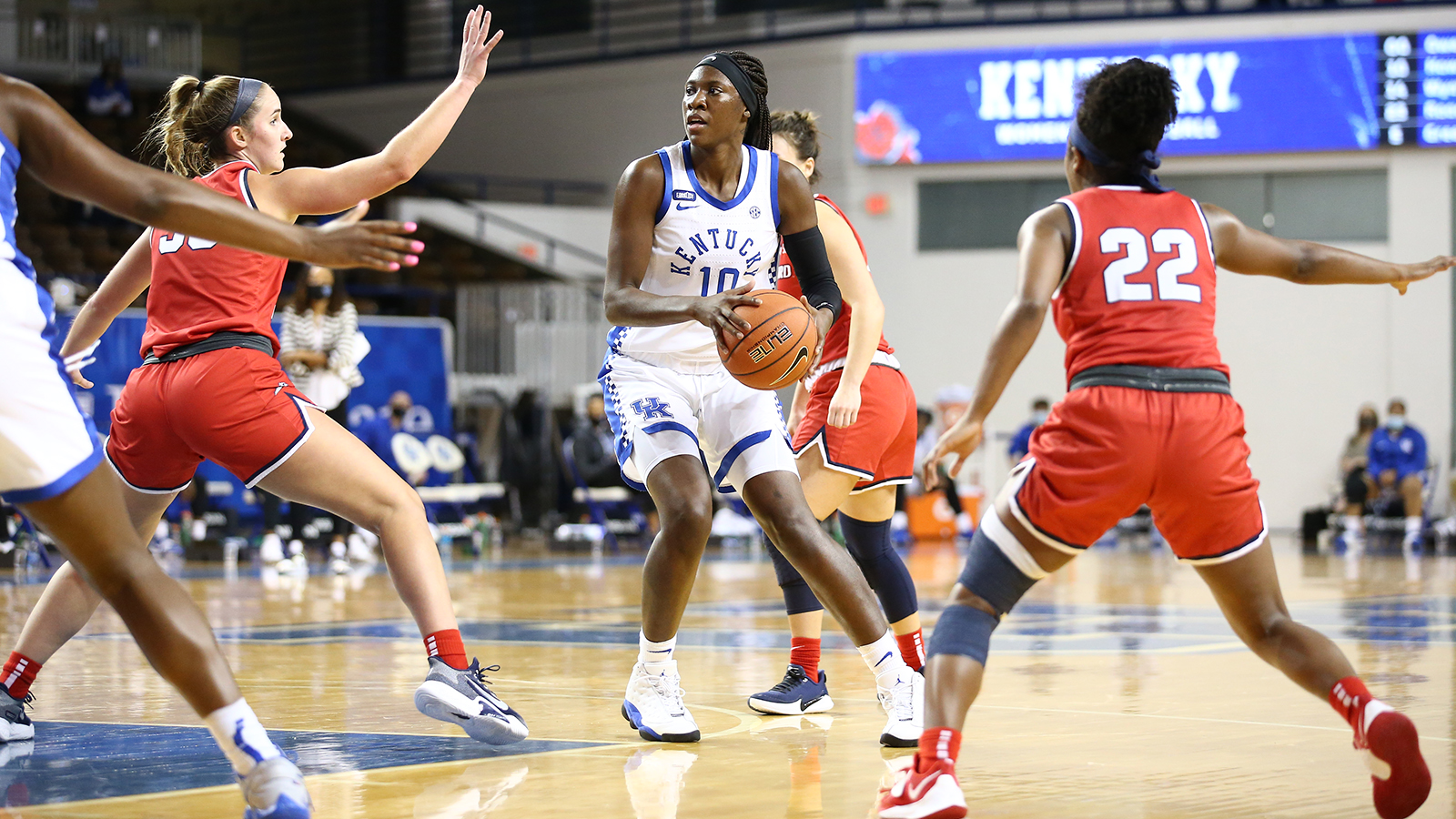 Elzy, Cats Focused on No. 10 Arkansas