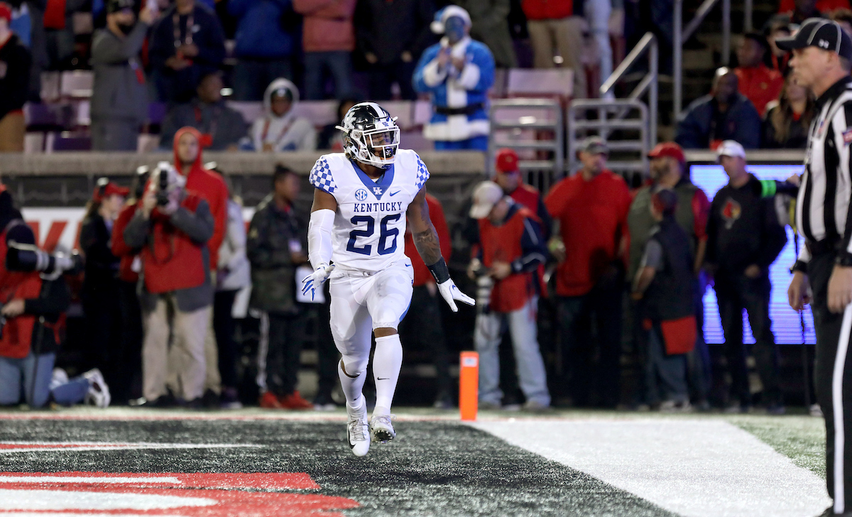 Benny Snell Jr.

Kentucky Football beats Louisville at Cardinal Stadium 56-10.

Photo By Robert Burge l UK Athletics