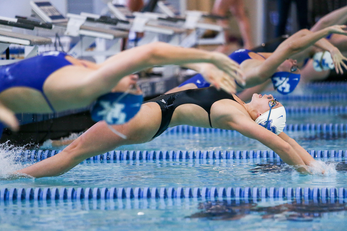 2020-21 Swim/Dive Blue/White match.

Photo by Hannah Phillips | UK Athletics