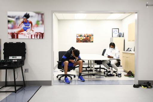 Jacob Toppin. TyTy Washington.

The UK men's basketball team at the University of Kentucky Sports Medicine Research Institute. 

Photo by Chet White | UK Athletics