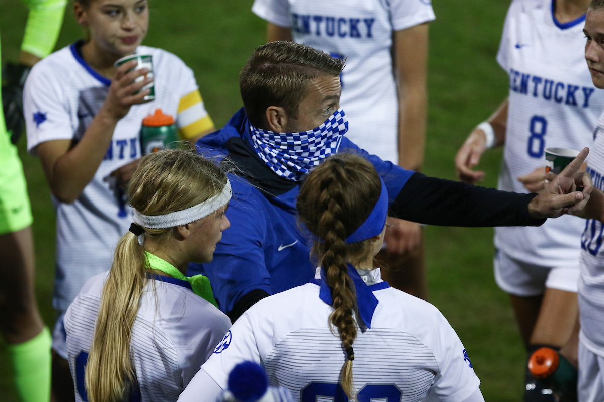 Coach Ian Carry.

Kentucky ties Tennessee 1-1.

Photo by Sarah Caputi ¦UK Athletics