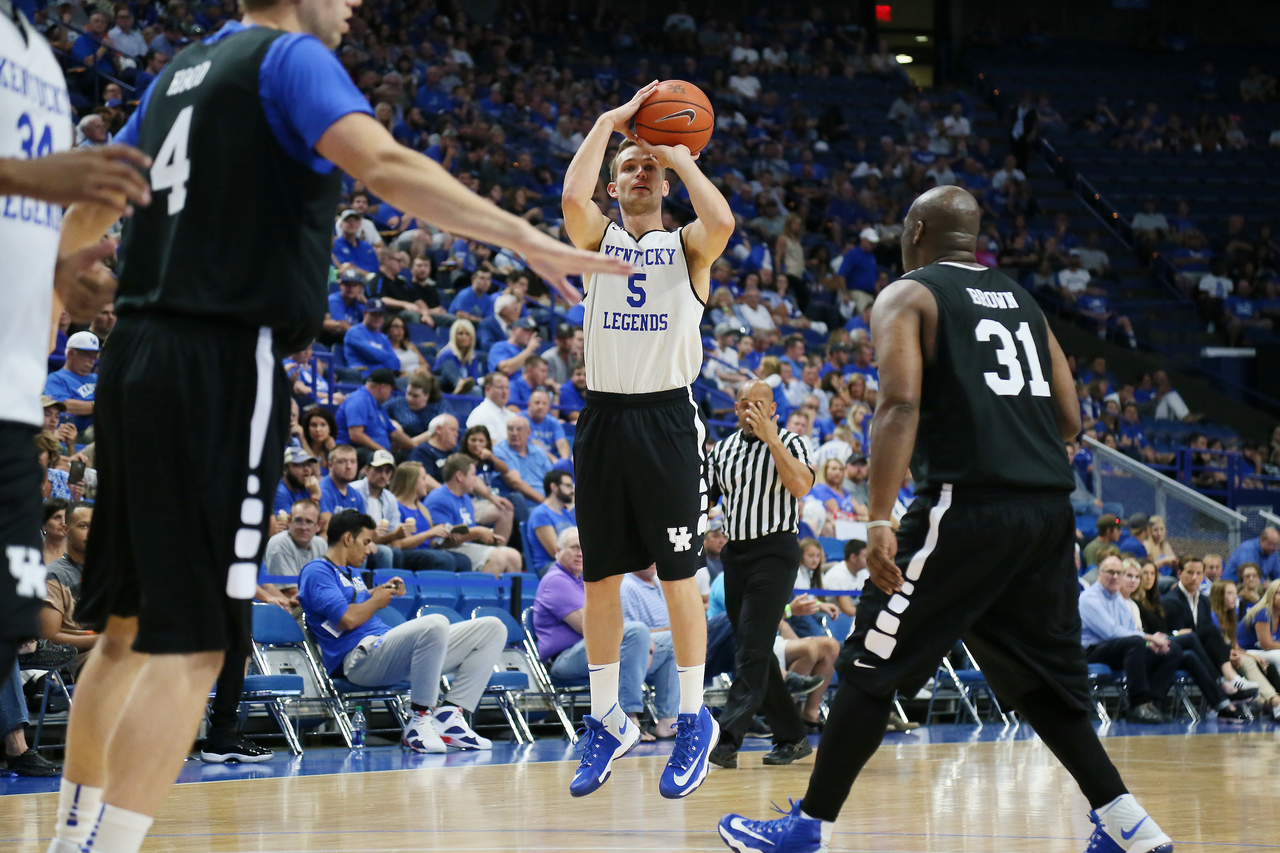 Former Kentucky men's basketball players across a number of decades came back to Rupp Arena for the 2017 UK Alumni Charity Series. 