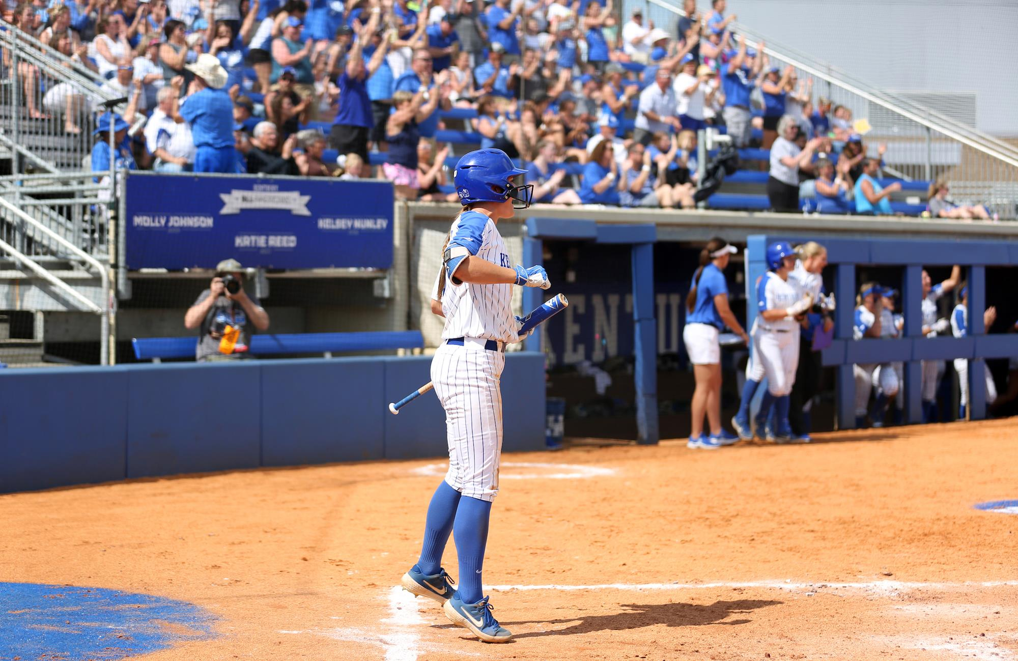 Gayan Gets First-Career Win as No. 10 Kentucky Beats Detroit 15-3