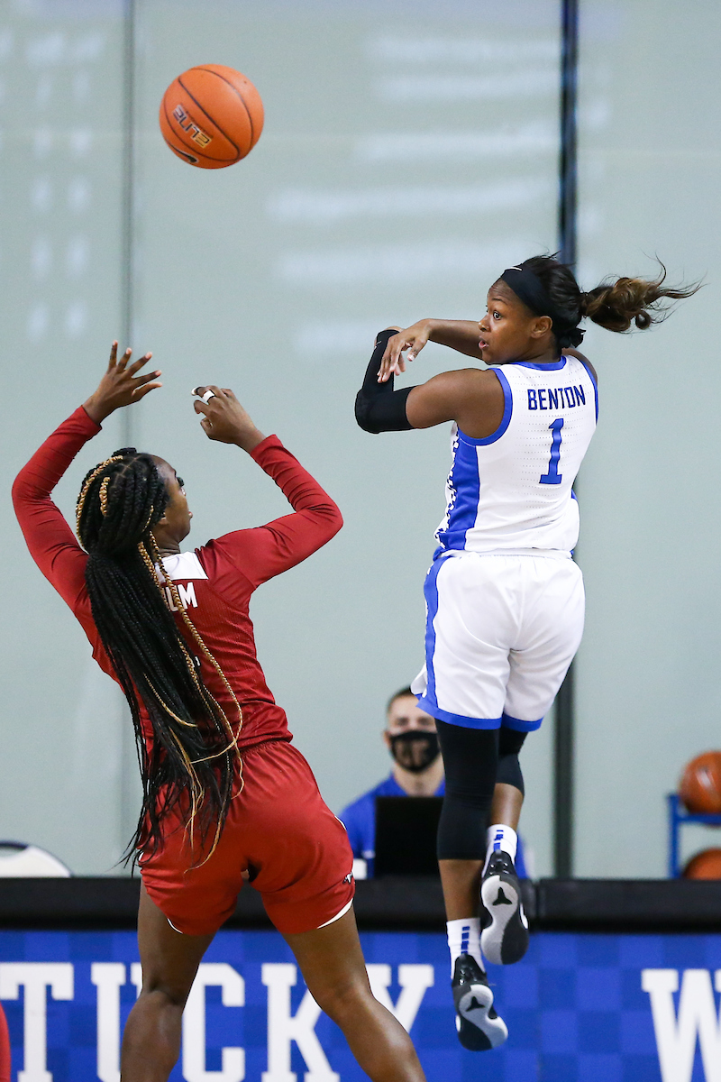 Robyn Benton.

Kentucky beats Arkansas 75-64.

Photo by Hannah Phillips | UK Athletics