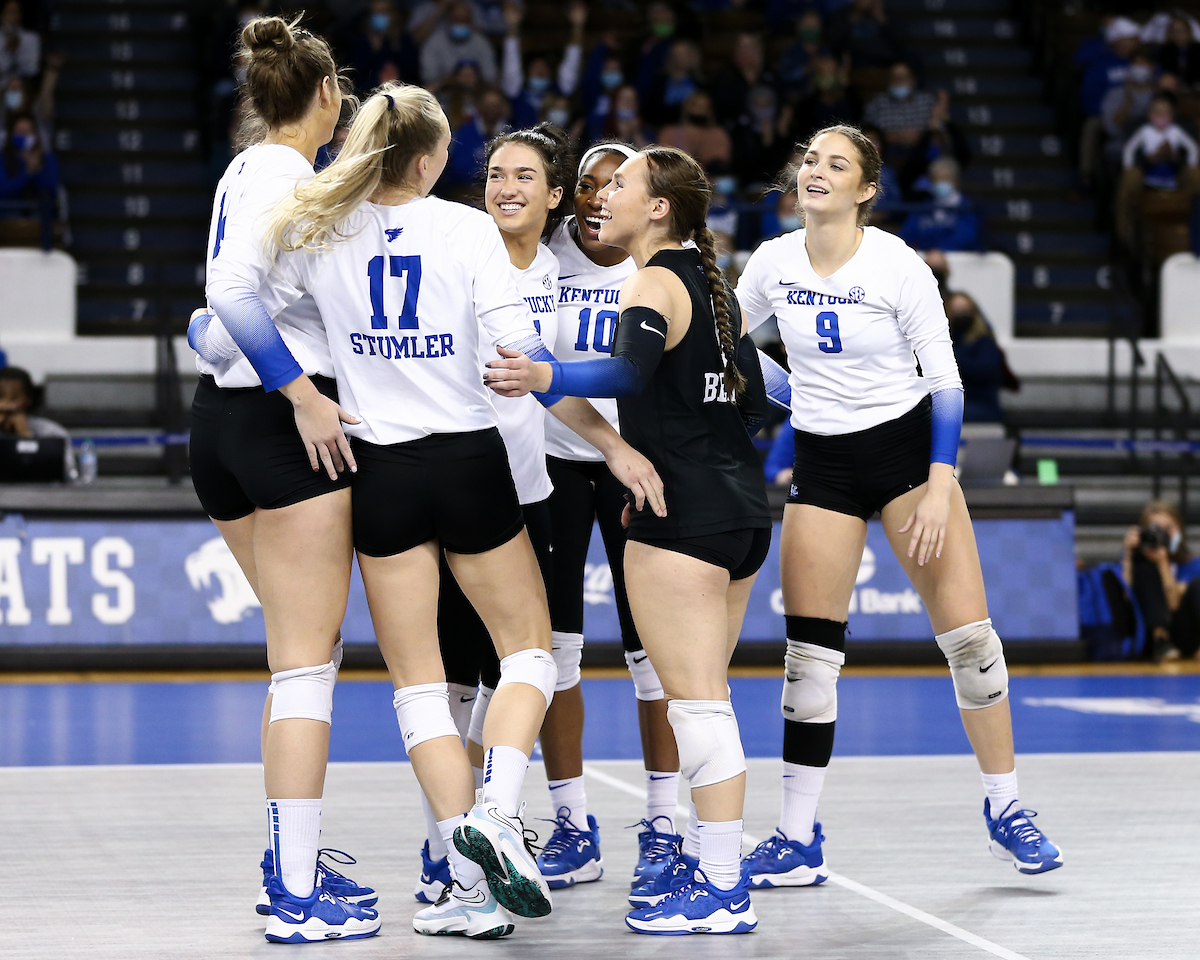 Team.

Kentucky sweeps Texas A&M 3-0.

Photo by Tommy Quarles | UK Athletics