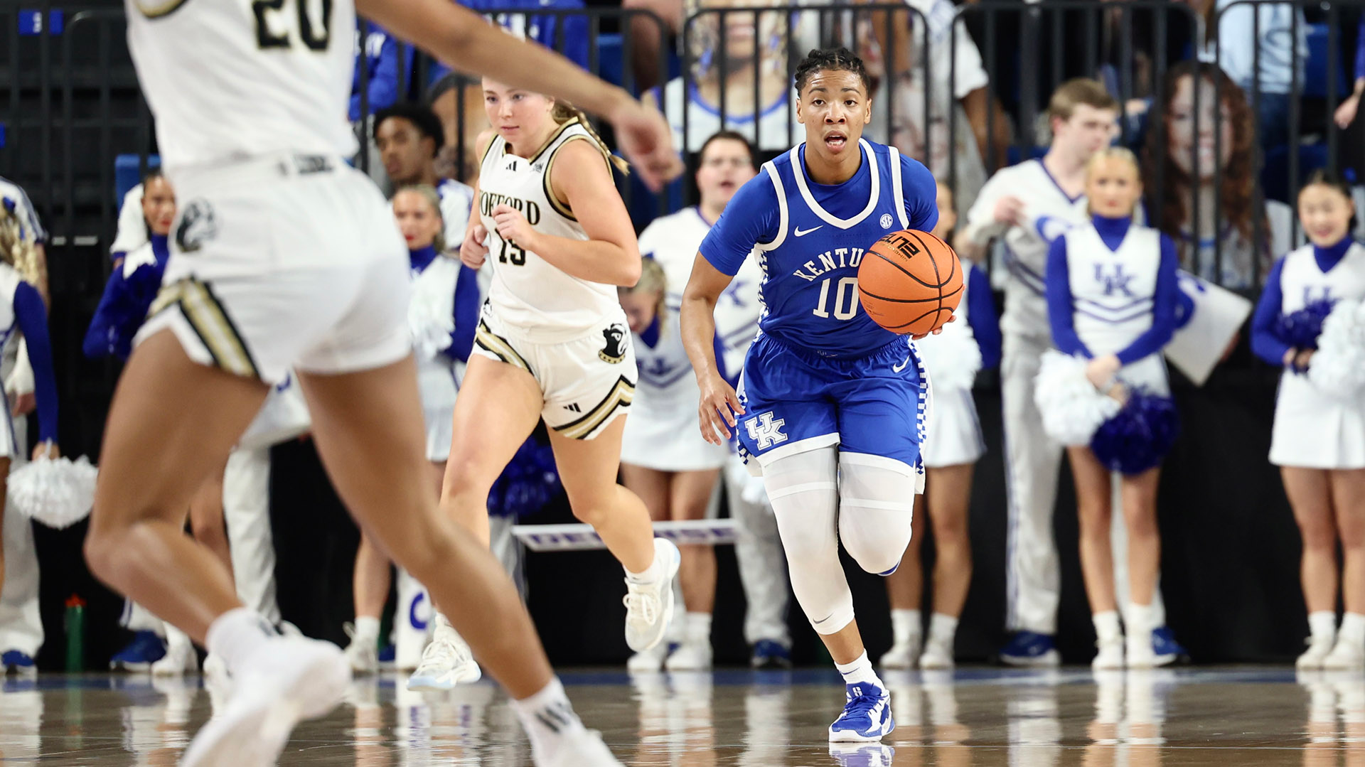 Lawrence, Defense Lead Kentucky Past Wofford on Tuesday