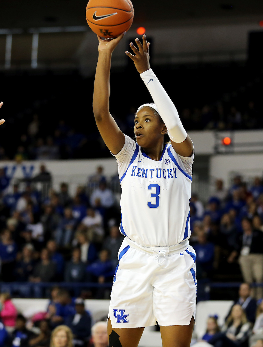 Keke Mckinney


UK Women's Basketball beat High Point University 71-49 at Memorial Coliseum  on Sunday, November 18th, 2018.

Photo by Britney Howard  | UK Athletics