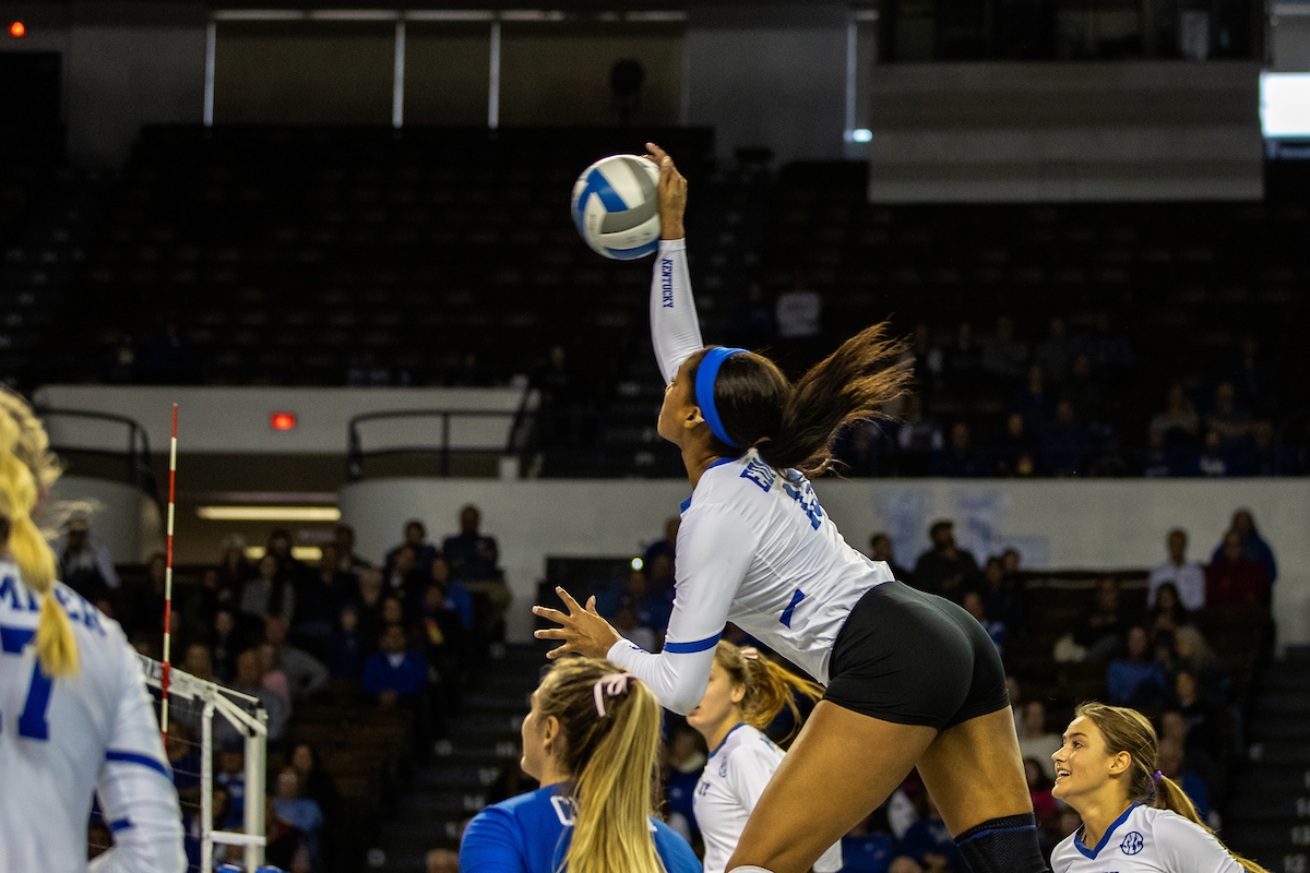 Leah Edmond (13)


UK volleyball defeats Alabama 3-0 at Memorial Coliseum on , Sunday Nov. 11, 2018  in Lexington, Ky. Photo by Mark Mahan