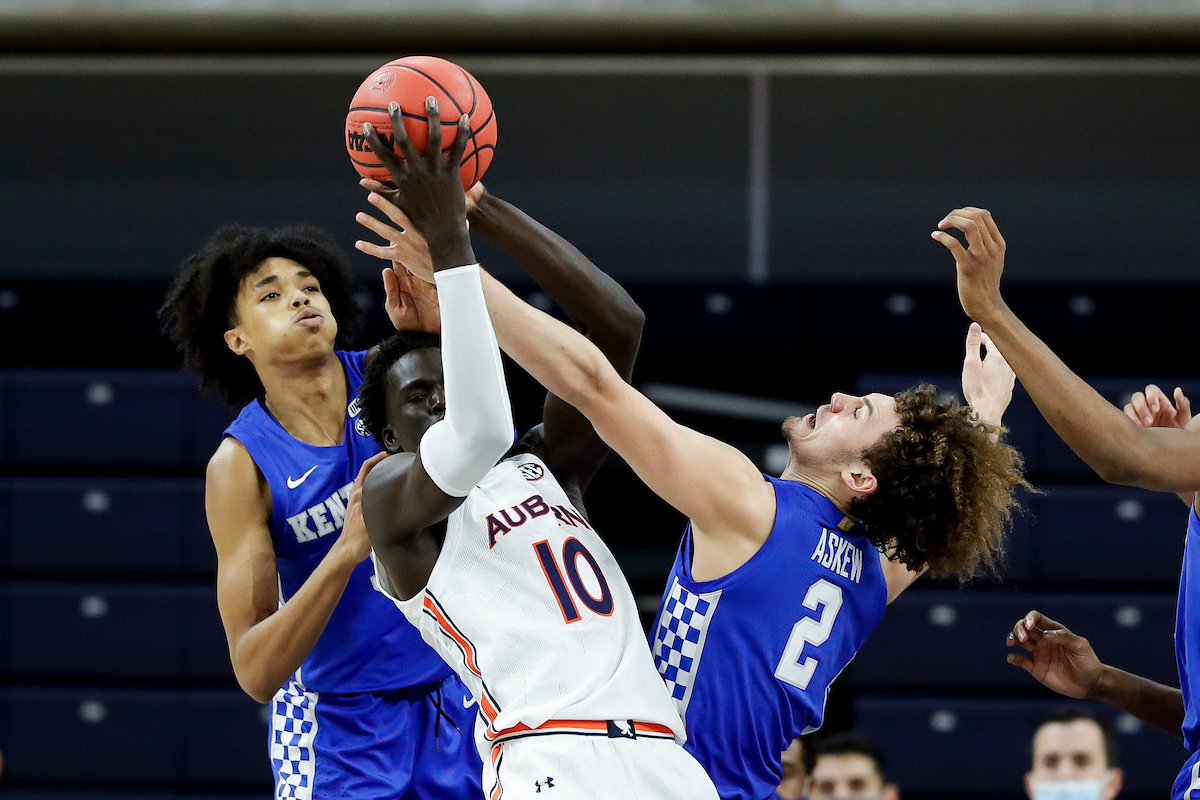 Brandon Boston Jr. Devin Askew.

Kentucky loses to Auburn, 66-59.

Photo by Chet White | UK Athletics