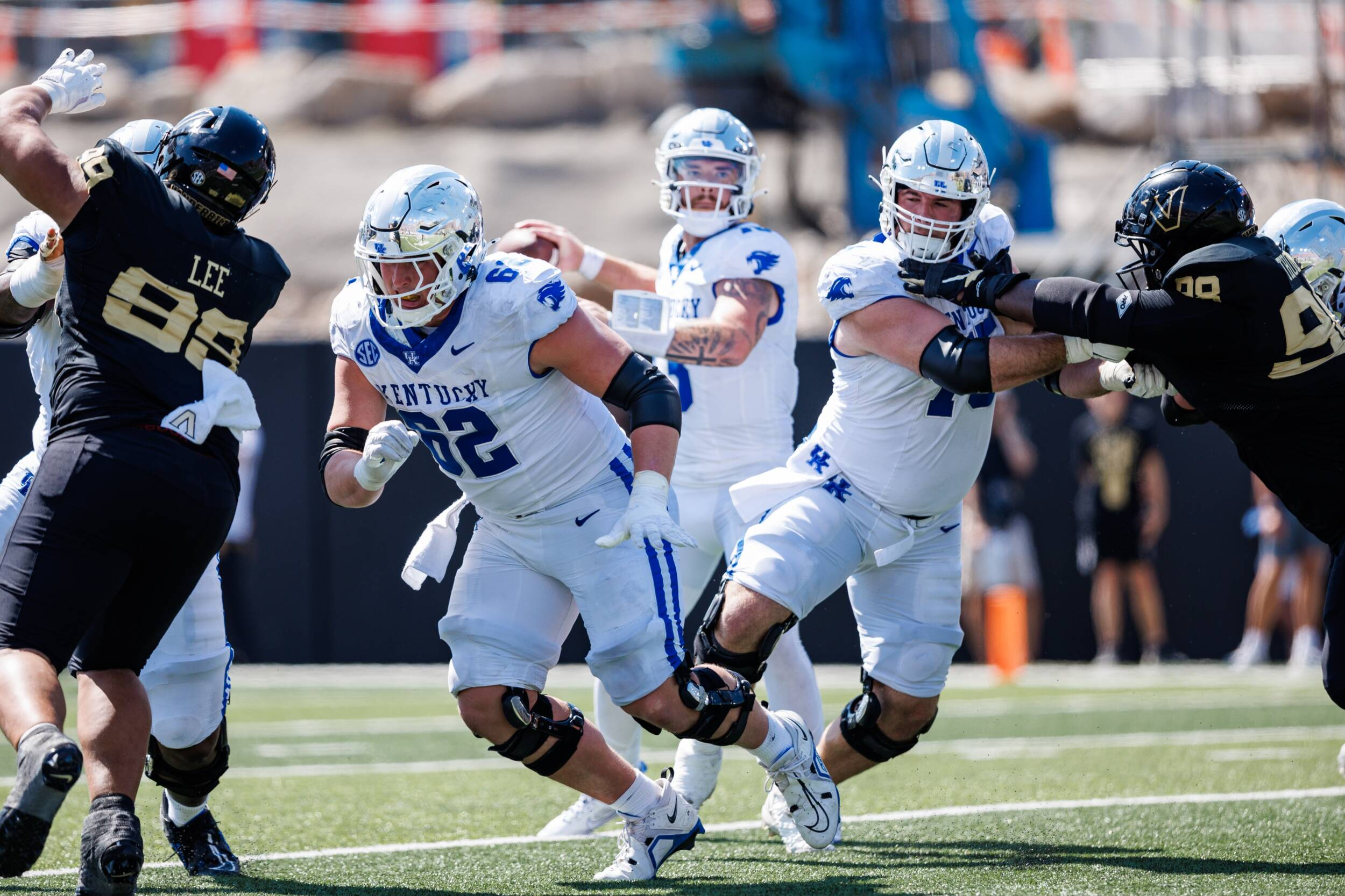 Kentucky Offensive Line Named to Joe Moore Midseason Honor Roll