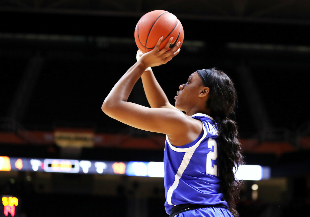 Ogechi Anyagaligbo
The UK Women's Basketball team beats Tennessee 73-71. 

Photo by Britney Howard  | UK Athletics