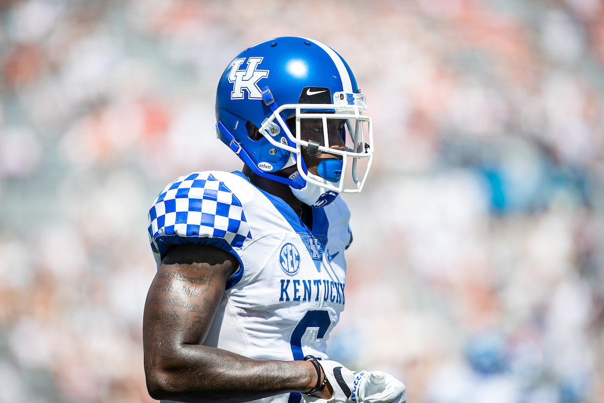 Josh Ali

UK fall to Auburn 29-13

Photo By Jacob Noger | UK Football