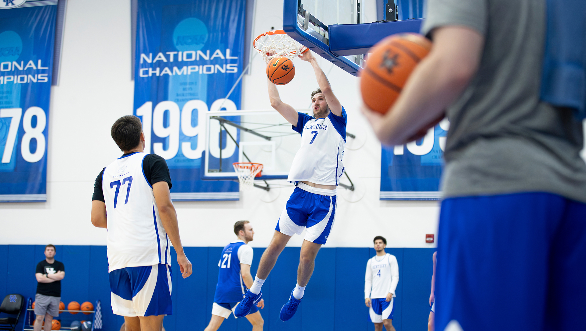 Basketball Cats Bonding, Learning in Summer Practice