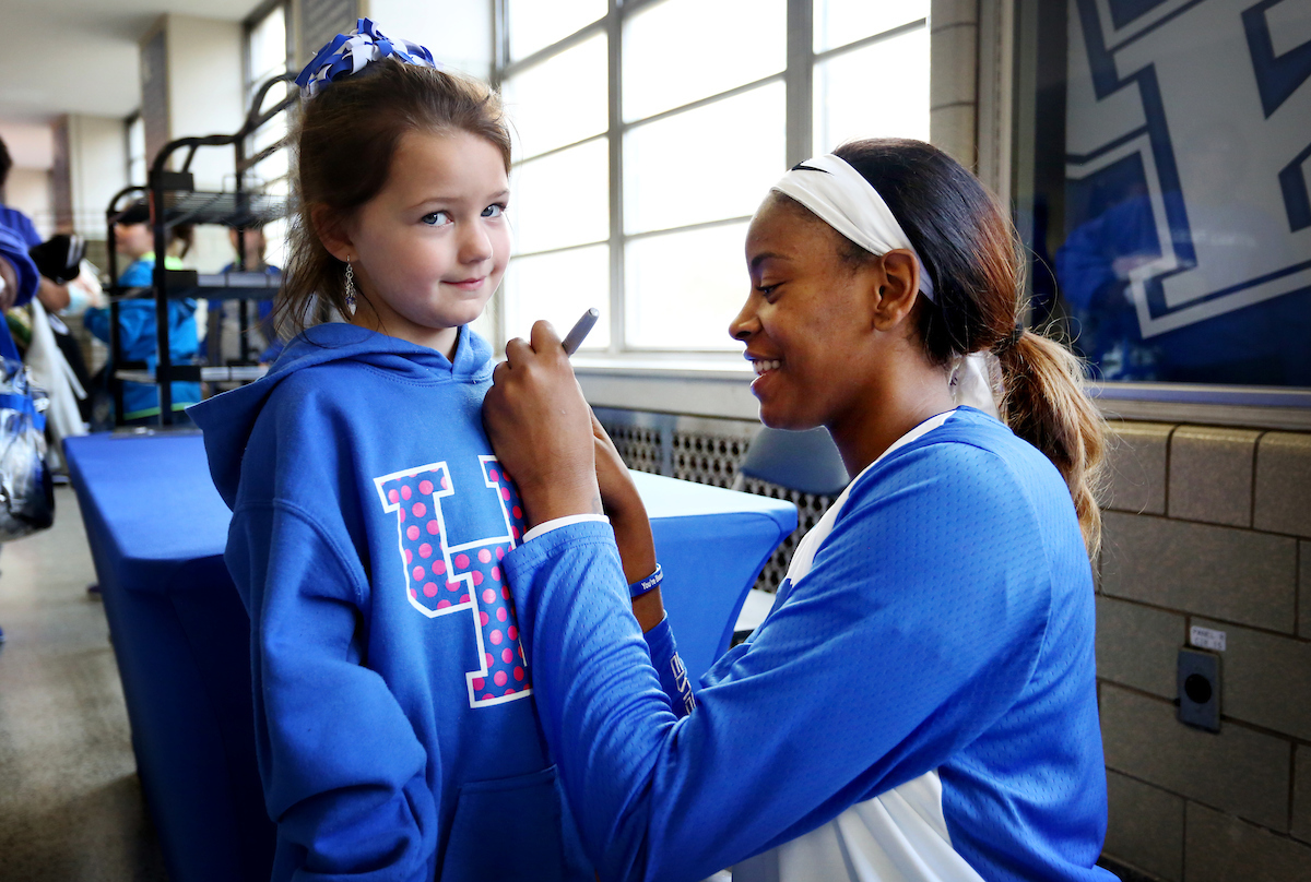 Keke McKinney

UK Women's Basketball beat High Point University 71-49 at Memorial Coliseum  on Sunday, November 18th, 2018.

Photo by Britney Howard  | UK Athletics